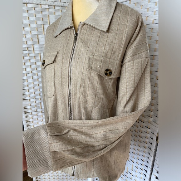 NWT Hem & Thread Chevron Pin Stripe Zip Up Short Jacket Top Multiple Pockets - Picture 4 of 14